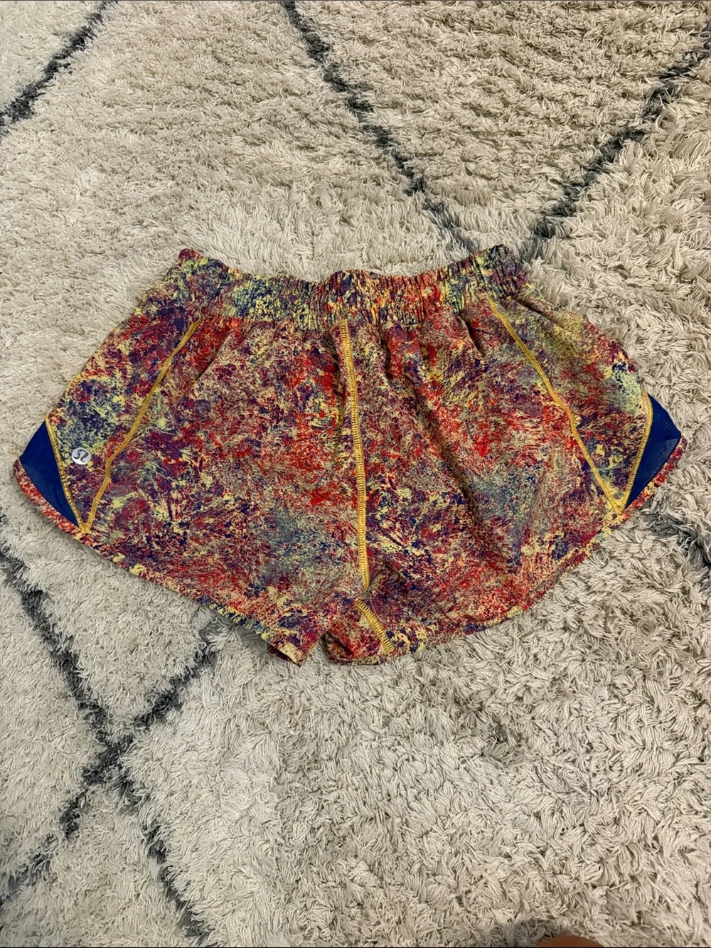 lululemon athletica Multicolor hotty hots size 4 2.5 inseam